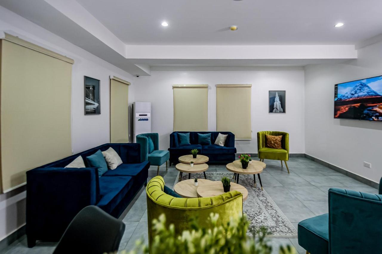Quest Boutique Hotel Gwarinpa Exterior photo